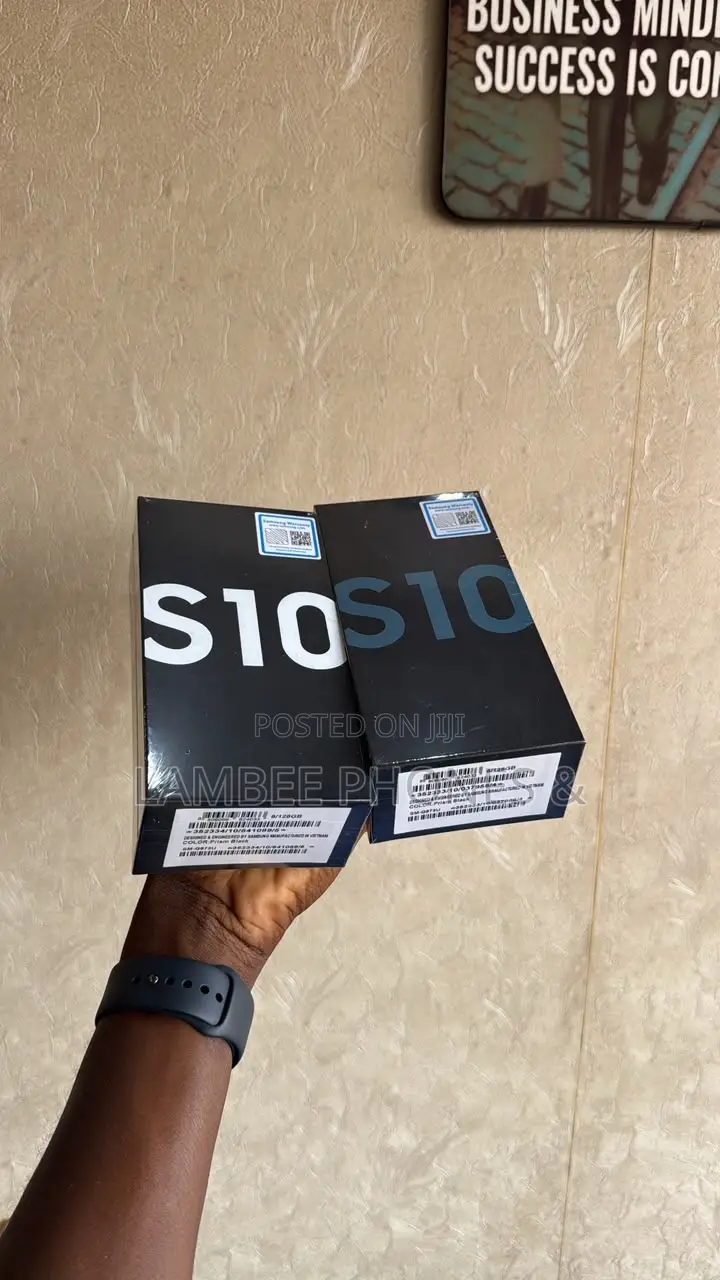 New Samsung Galaxy S10 128 GB Black