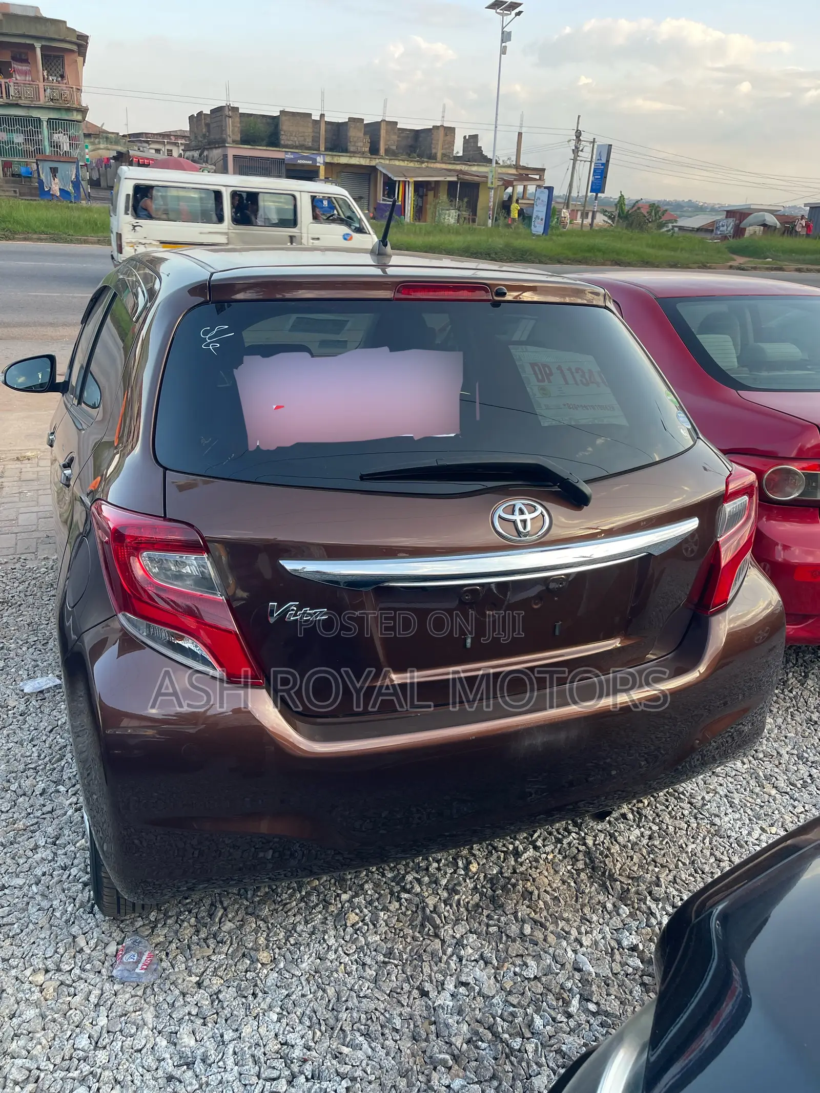 Toyota Vitz 1.3 FWD 5dr 2015 Brown