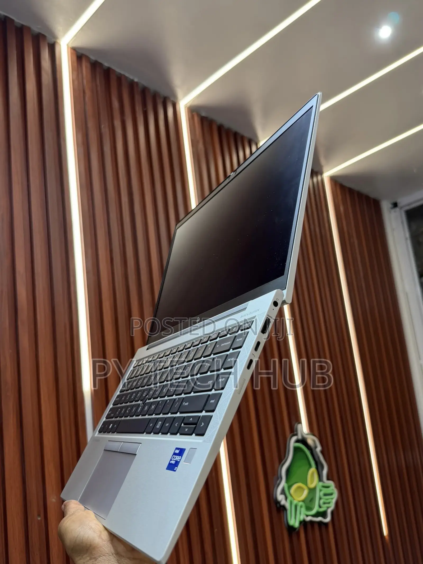 New Laptop HP EliteBook 840 G8 16GB Intel Core i7 SSD 256GB