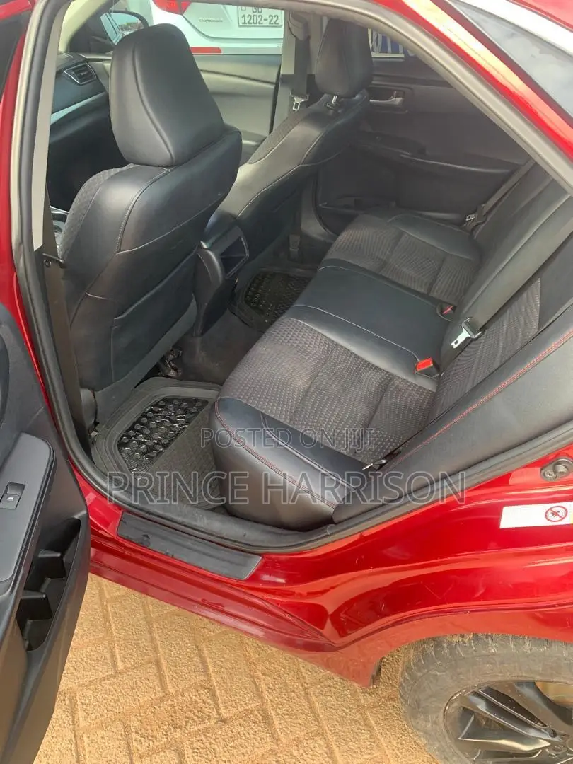 Toyota Camry SE 4dr Sedan (2.5L 4cyl 6A) 2017 Red