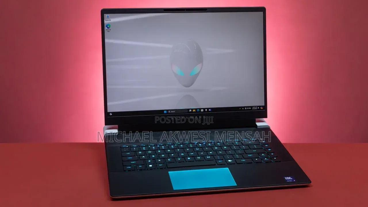 New Laptop Dell Allienware M18 R1 32GB Intel Core Ultra 9 SSD 1T