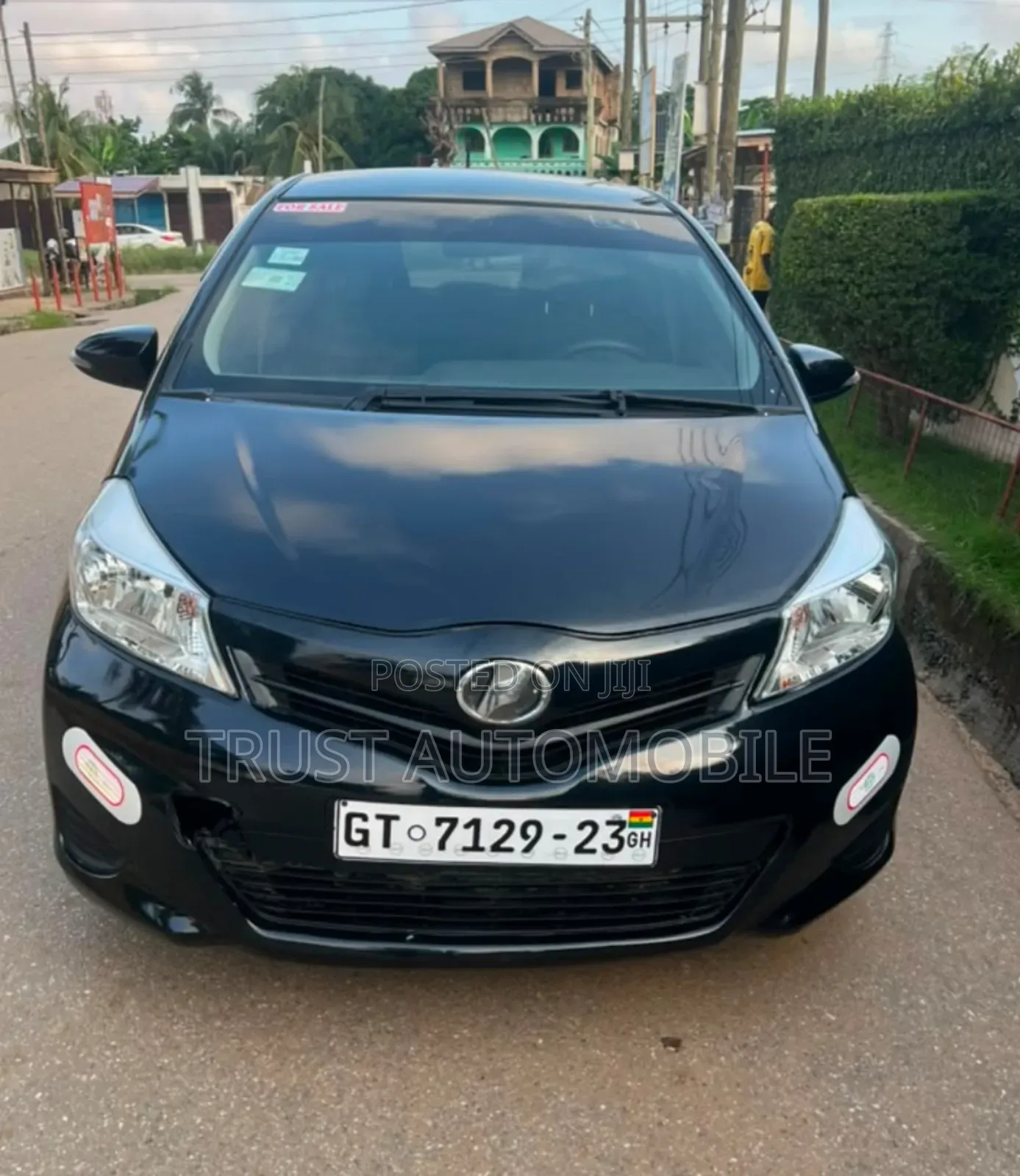 Toyota Vitz 1.3 FWD 5dr 2013 Black