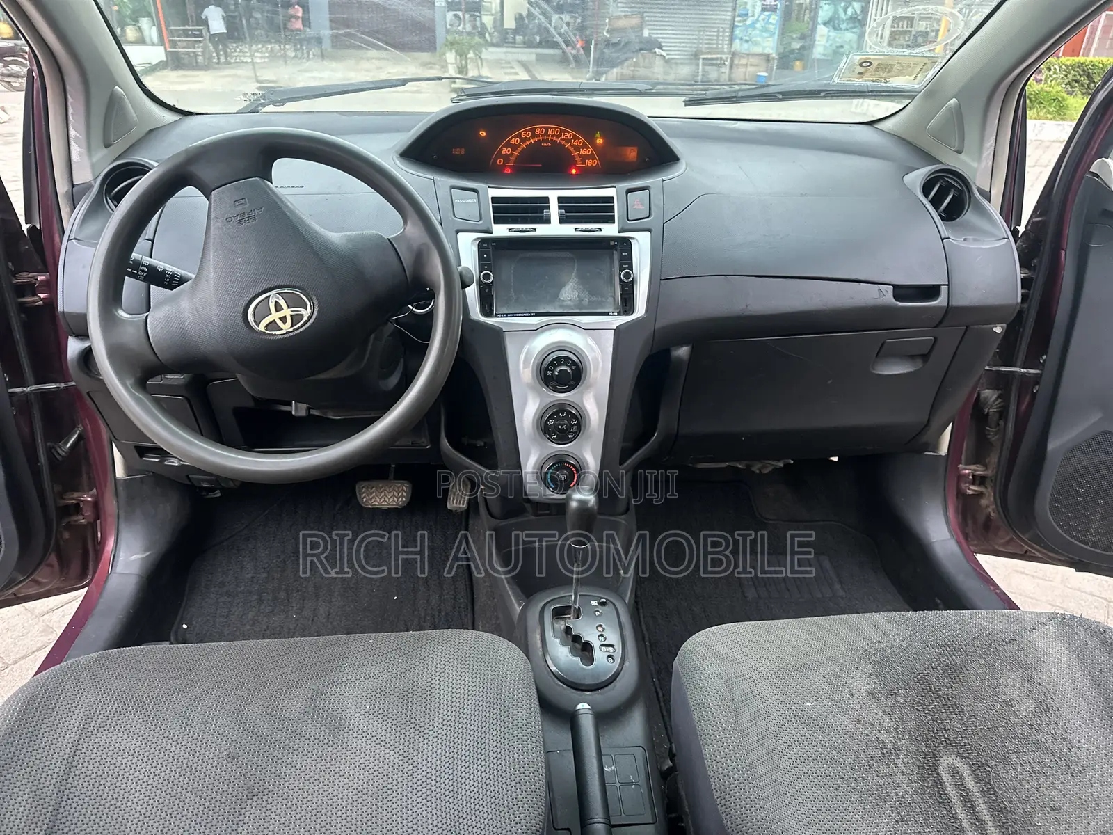Toyota Vitz 1.3 FWD 3dr 2010 Burgundy