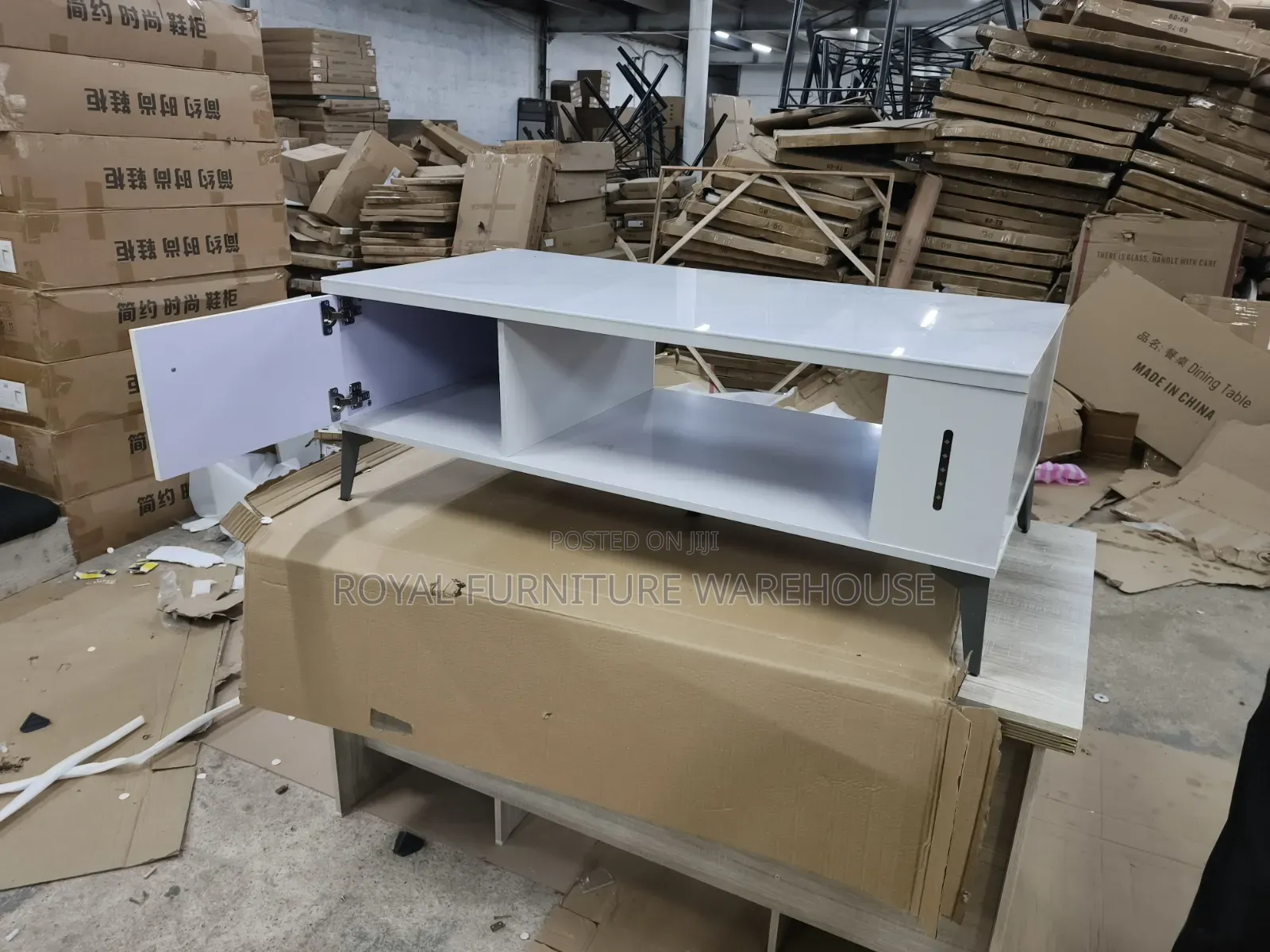 Modern, Extendable Wooden Tv Stand /Center Table With a Marble Top.