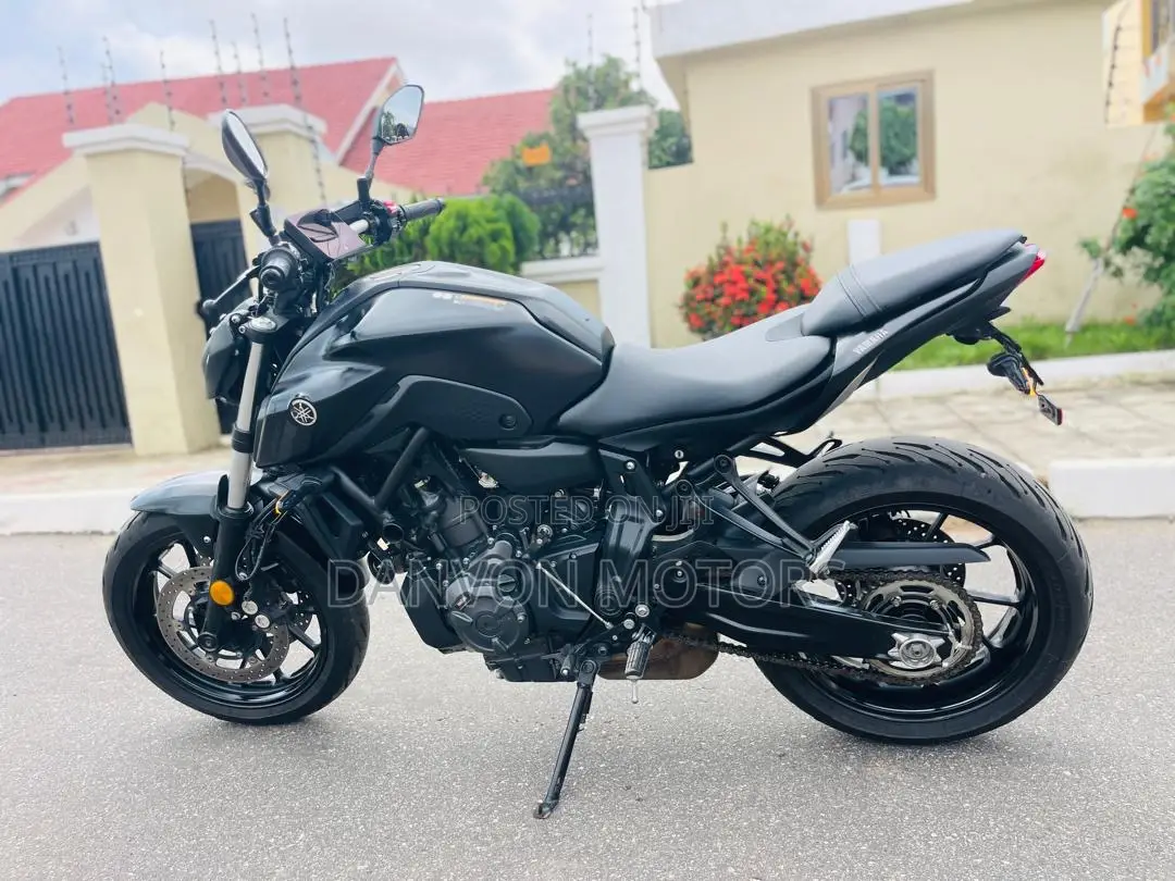Yamaha 2021 Black