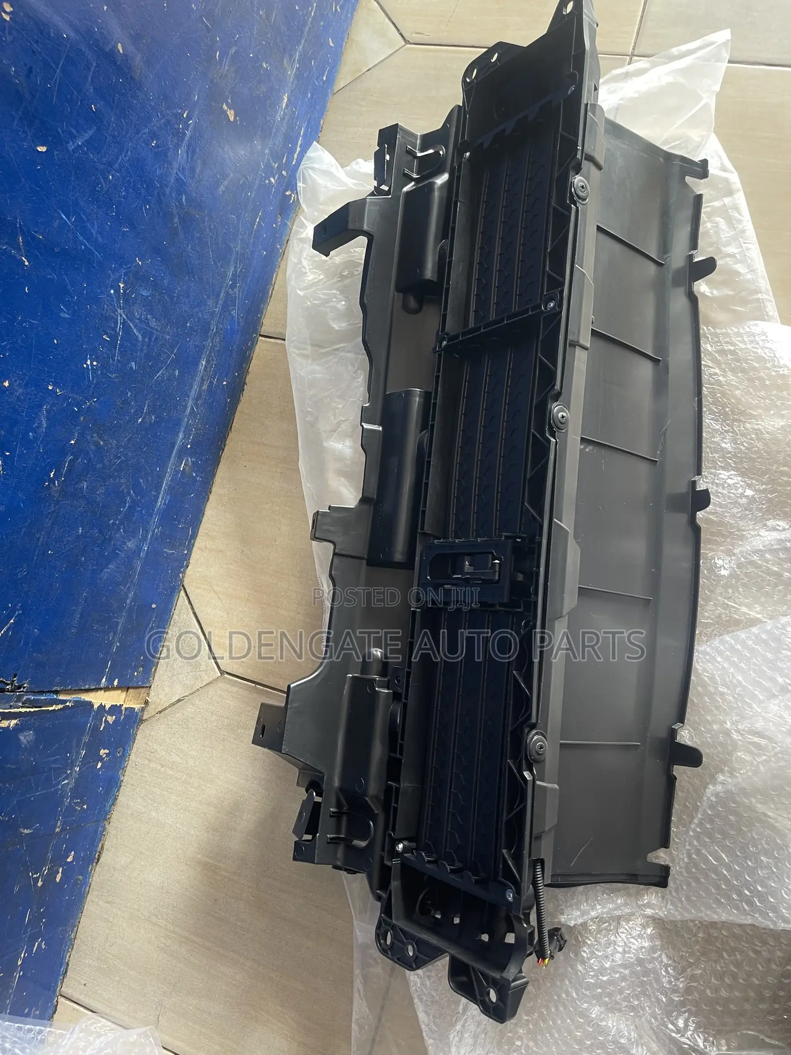 Honda Cr-v 17 18 19 20 21 22 Shutter Grill