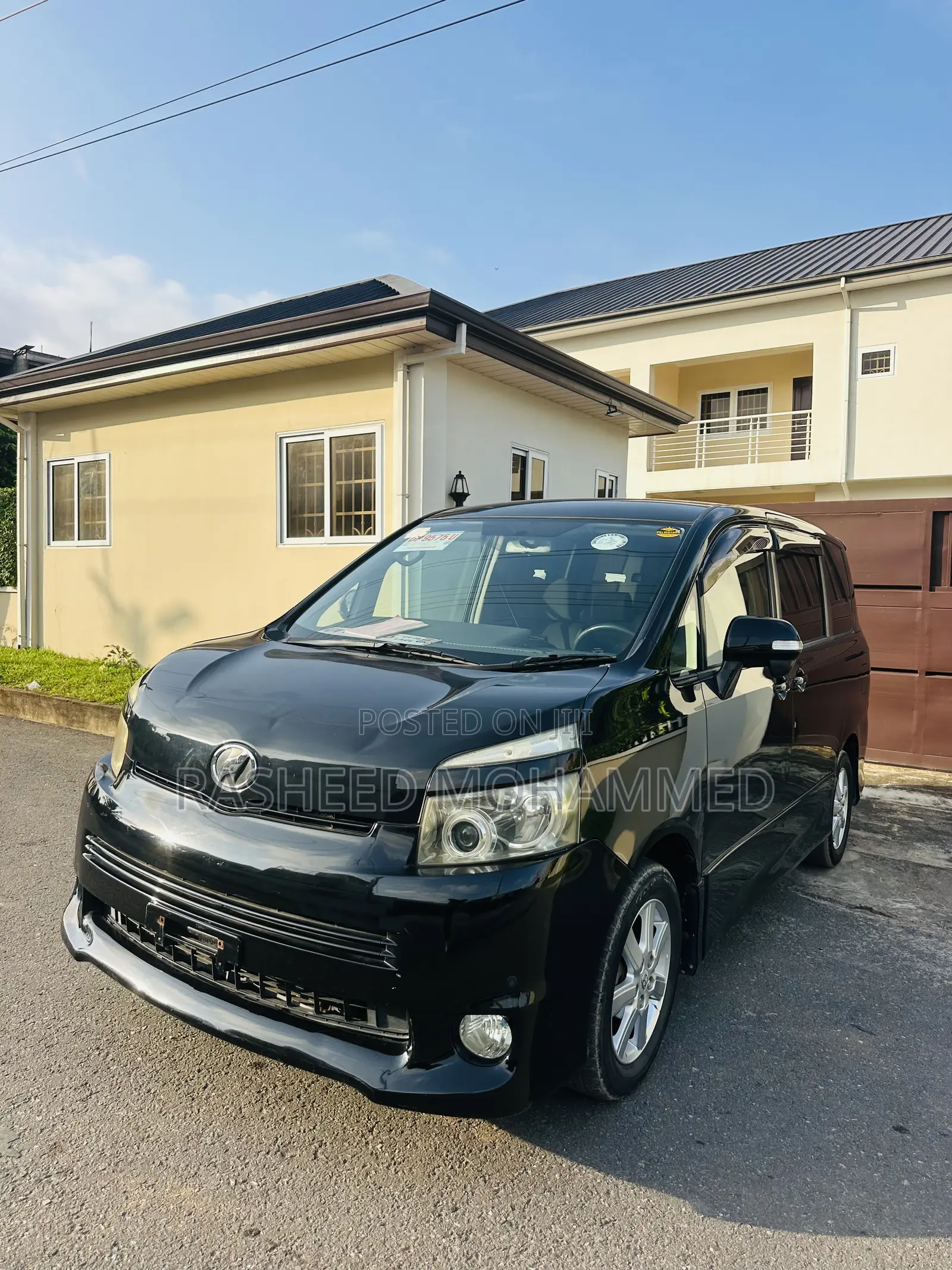 Toyota Voxy X 4WD 7-Seater 2012 Black