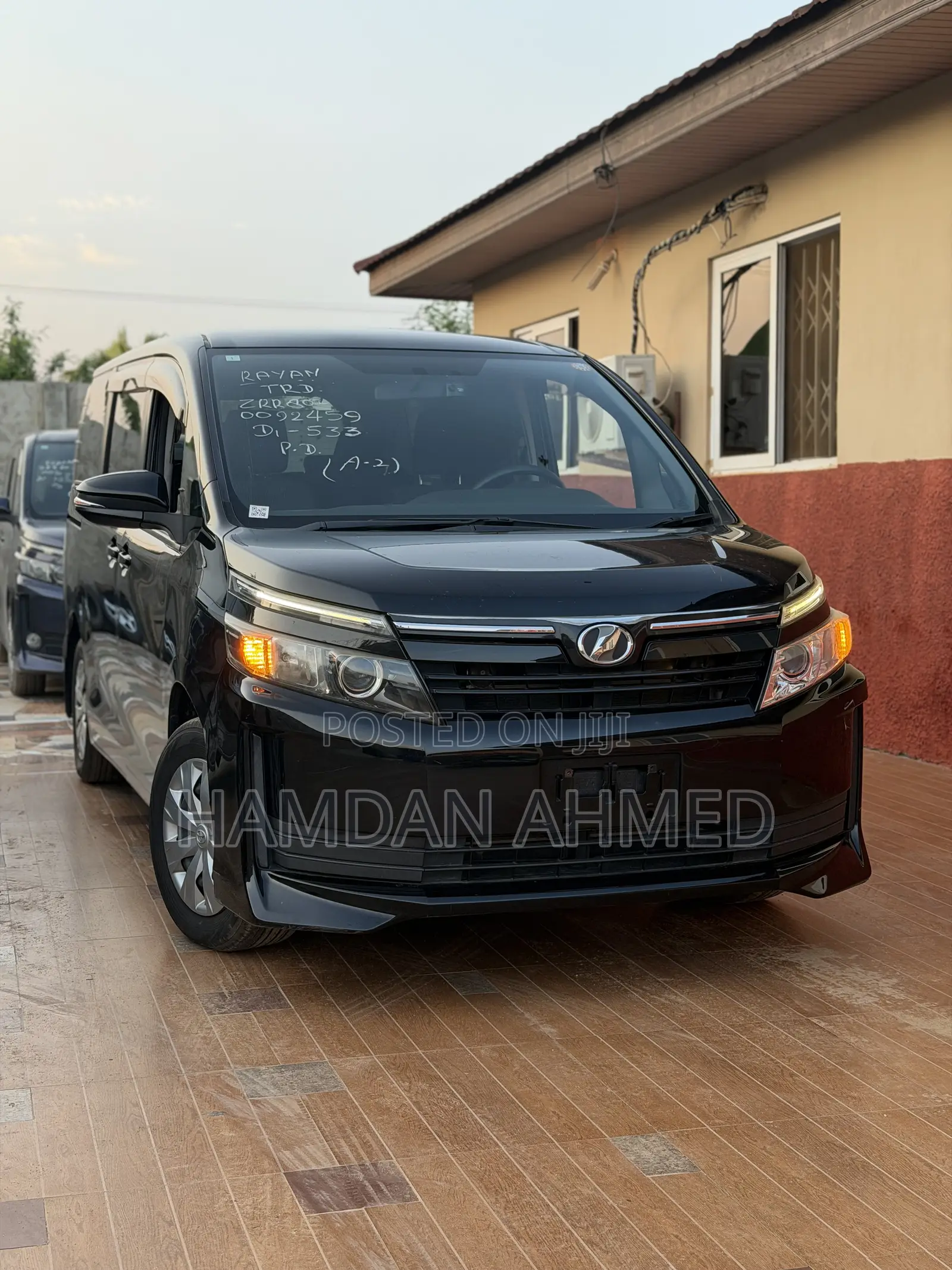 Toyota Voxy X 2WD 7-Seater 2014 Black