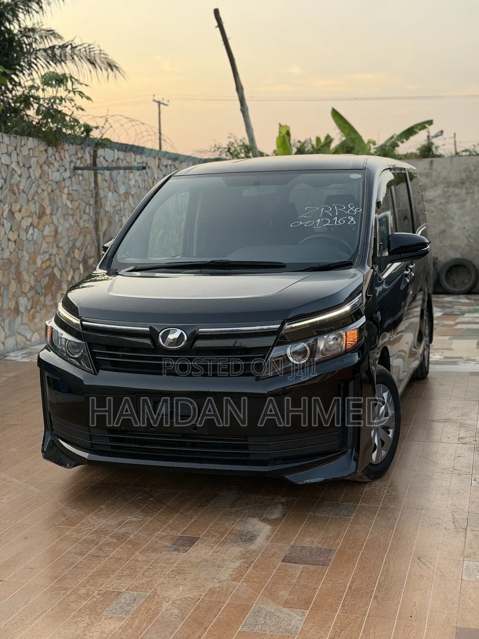 Toyota Voxy X 2WD 7-Seater 2014 Black