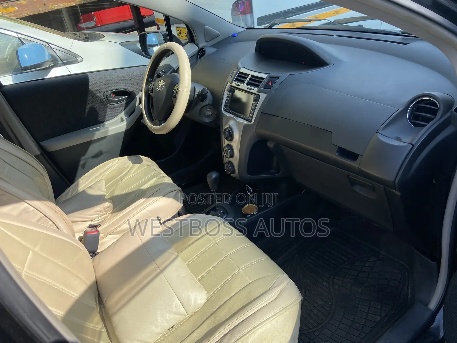 Toyota Vitz 1.3 FWD 3dr 2010 Black