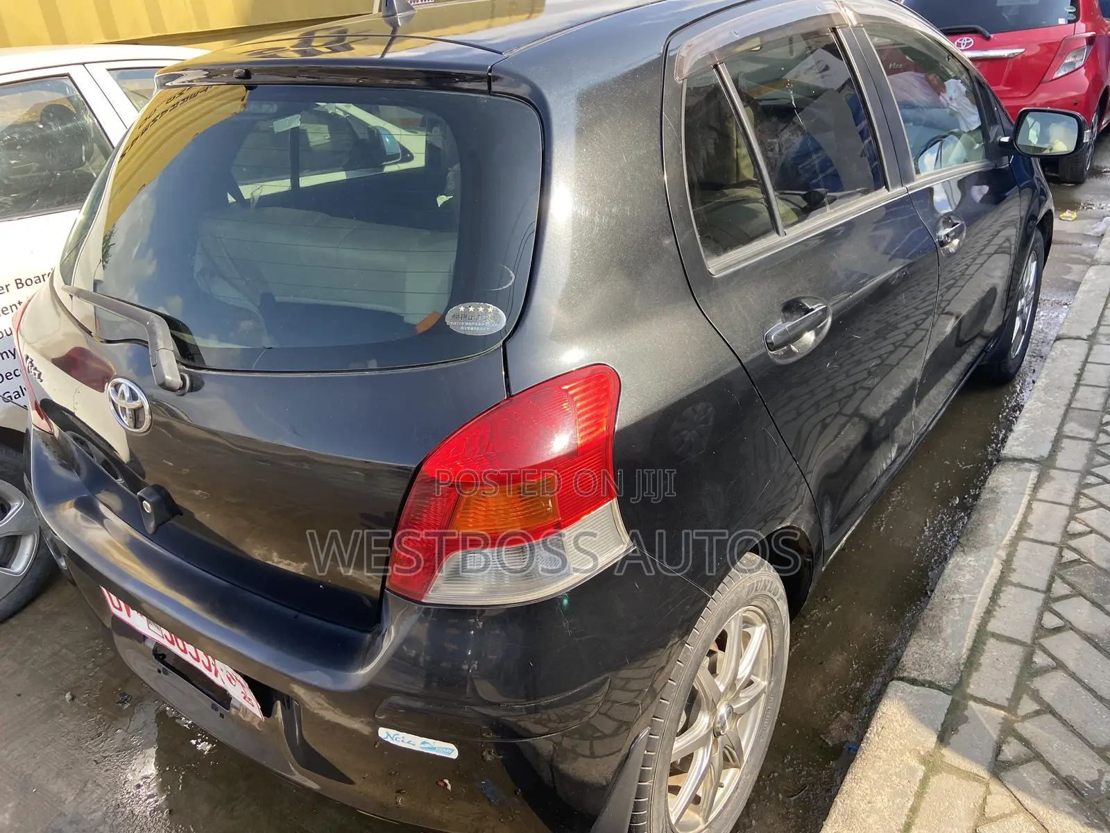 Toyota Vitz 1.3 FWD 3dr 2010 Black