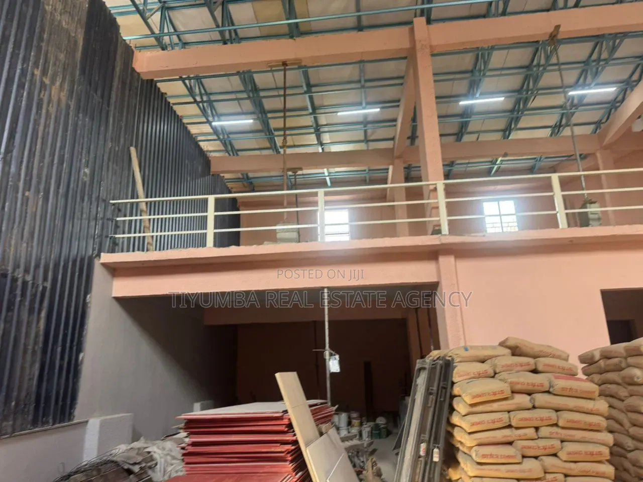 400sqm Warehouse at Tesano.