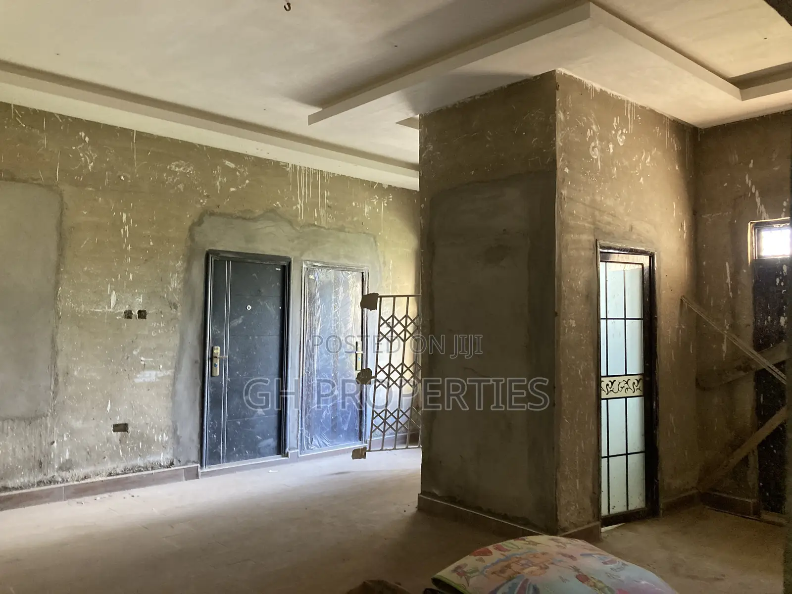 5bdrm House in Apaaso, Kumasi Metropolitan for sale