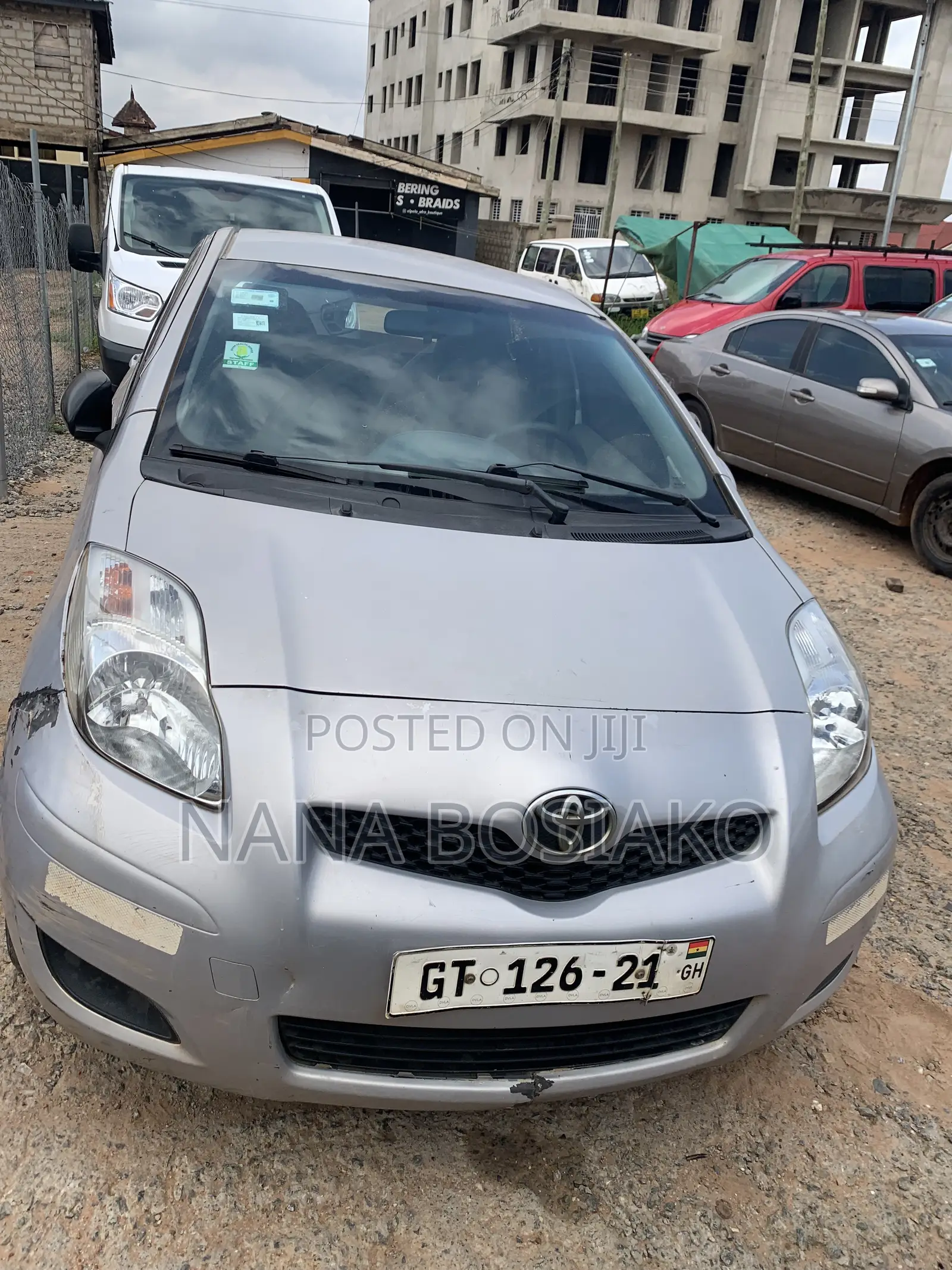 Toyota Vitz 2010 Silver