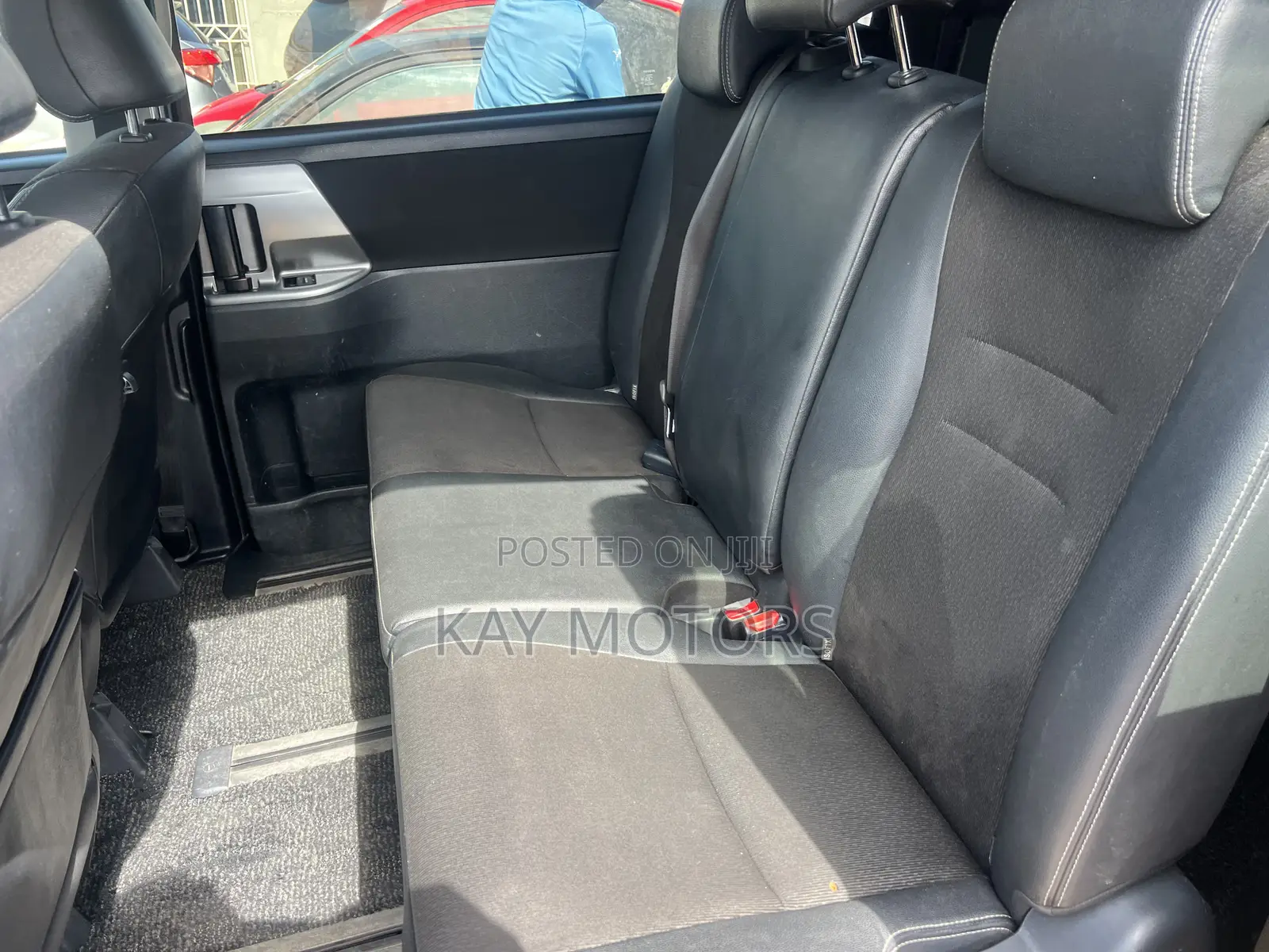 Toyota Voxy 2011 Black