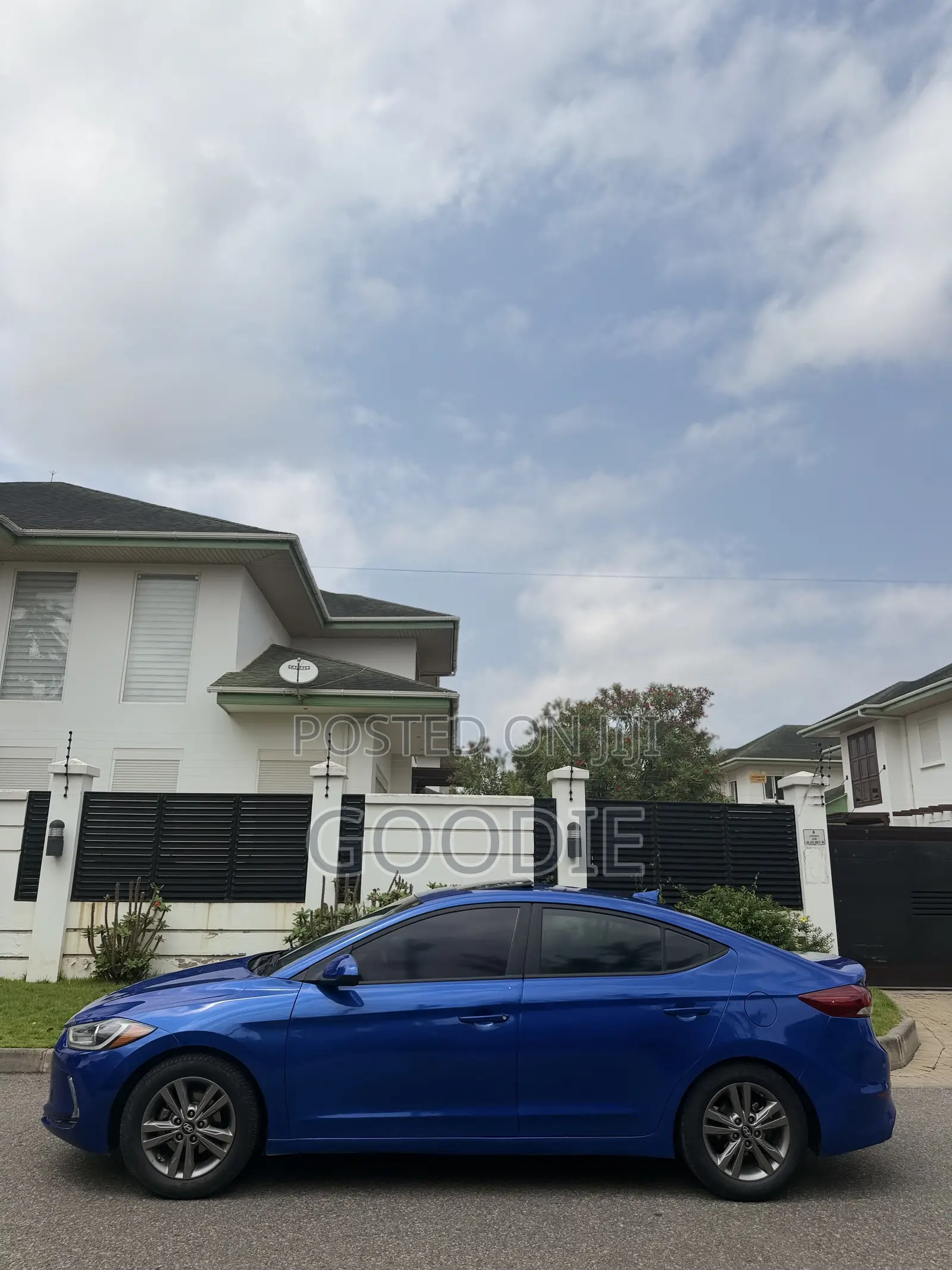 Hyundai Elantra Value Edition 2018 Blue