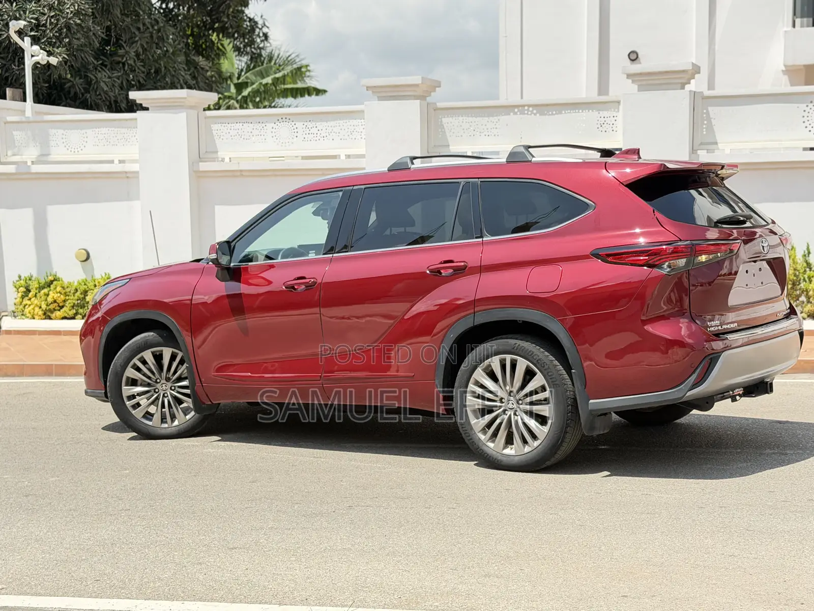 Toyota Highlander Platinum AWD 2023 Red