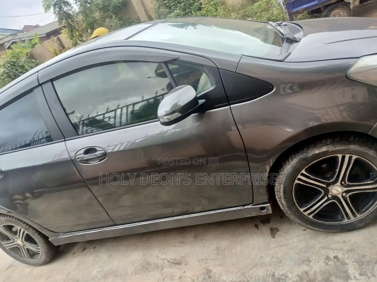 Toyota Vitz 1.3 AWD 5dr 2012 Gray