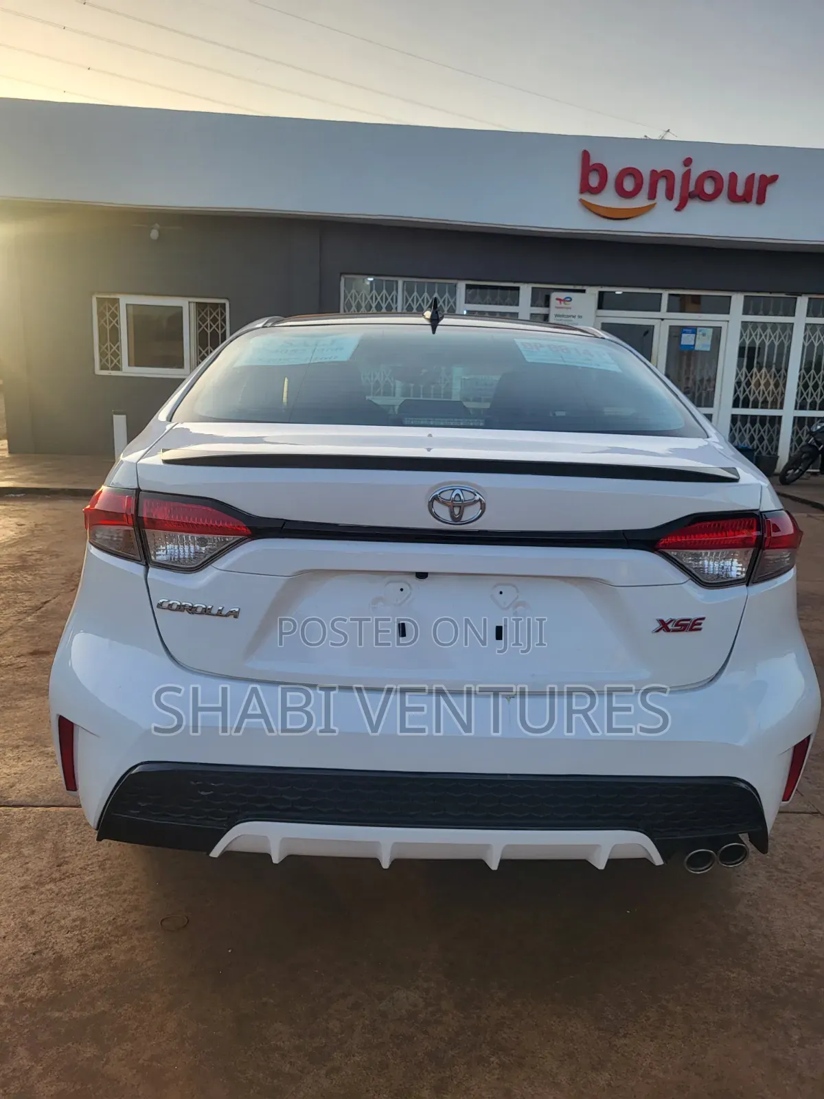 Toyota Corolla 2022 White