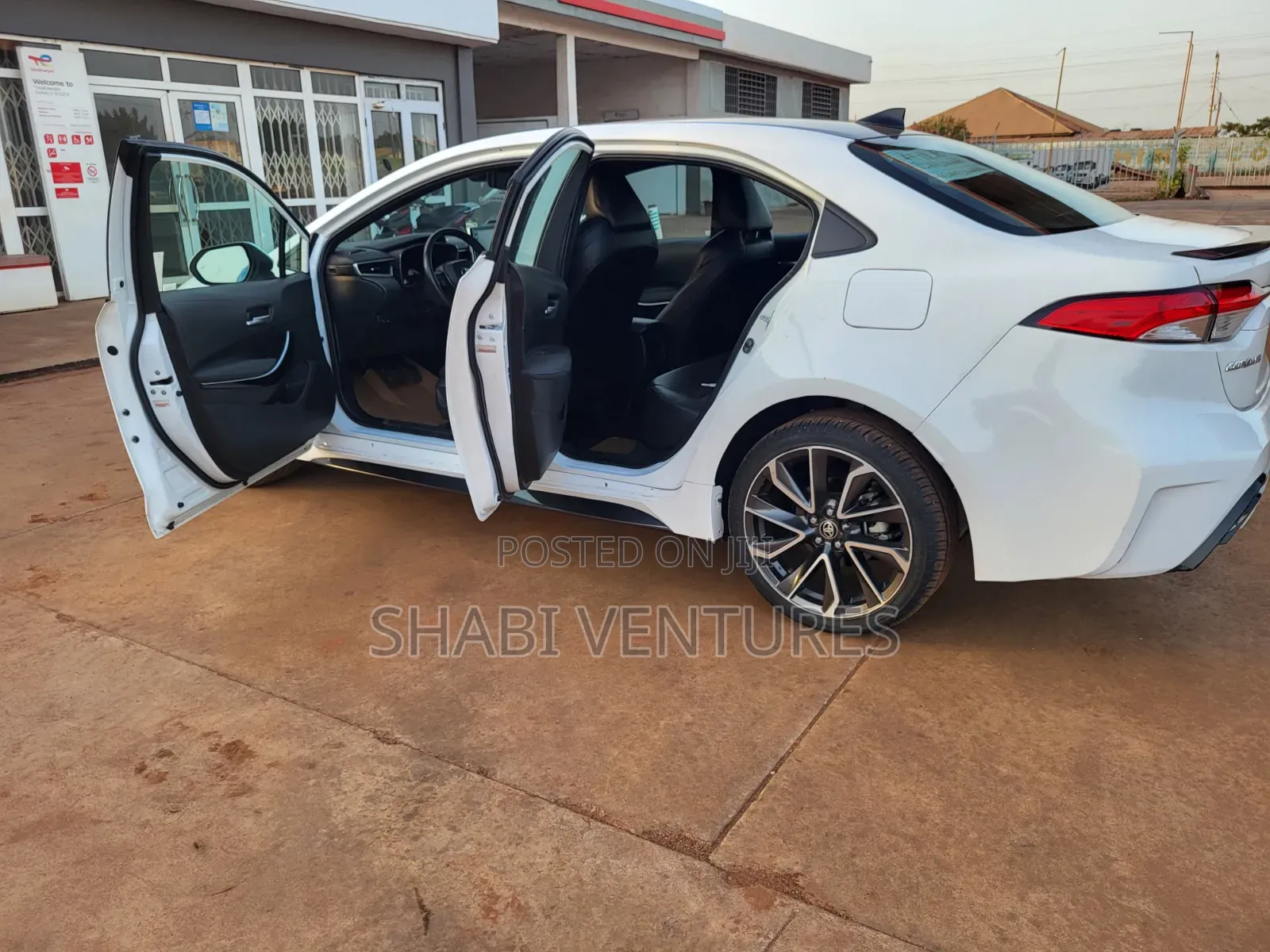 Toyota Corolla 2022 White