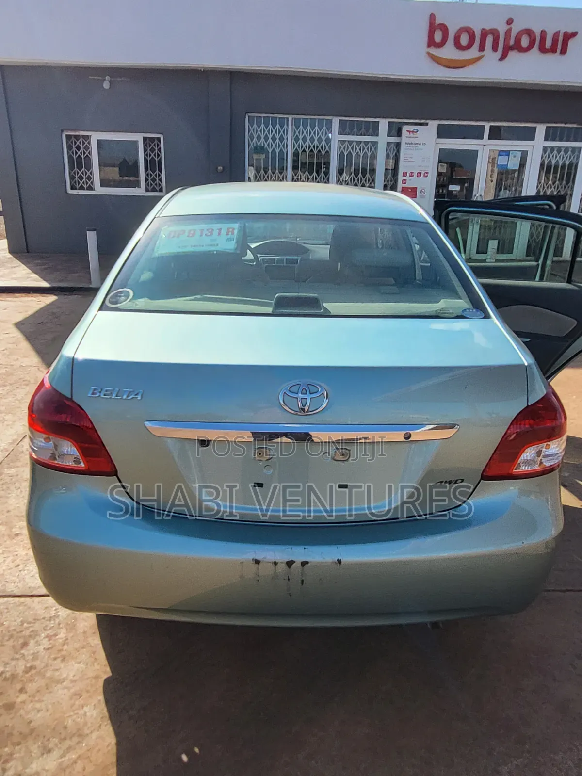 Toyota Belta 2012 Silver