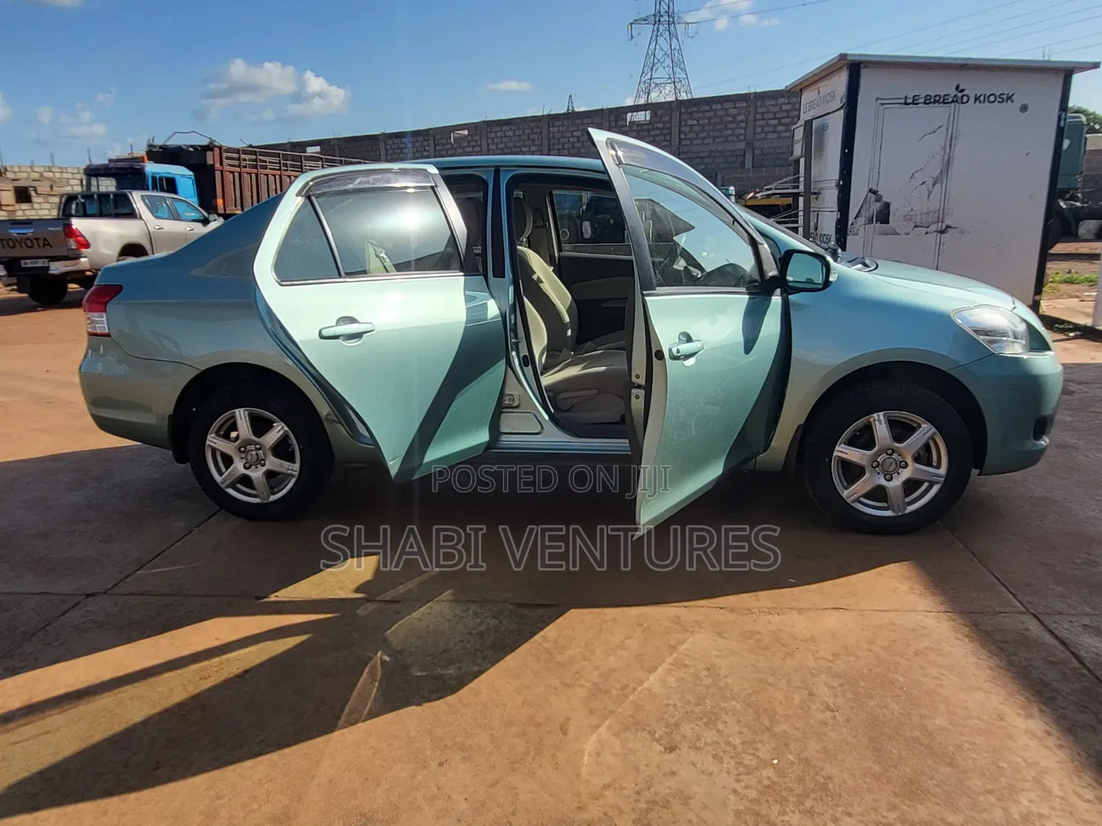 Toyota Belta 2012 Silver