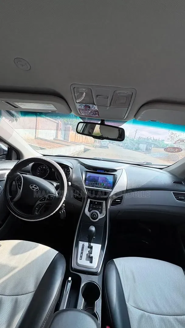 Hyundai Elantra GLS Sedan FWD (1.8L 4cyl 6A) 2013 White