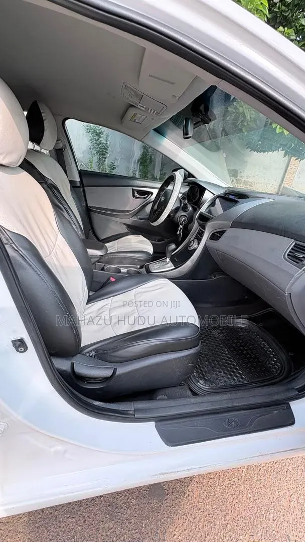 Hyundai Elantra GLS Sedan FWD (1.8L 4cyl 6A) 2013 White
