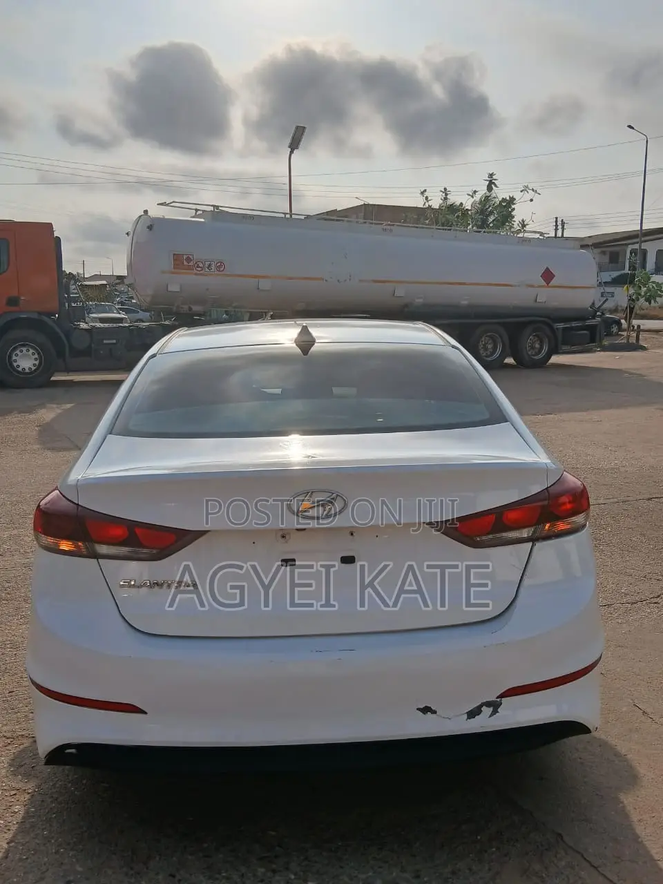 Hyundai Elantra SE Sedan FWD (2.0L 4cyl 6M) 2017 White