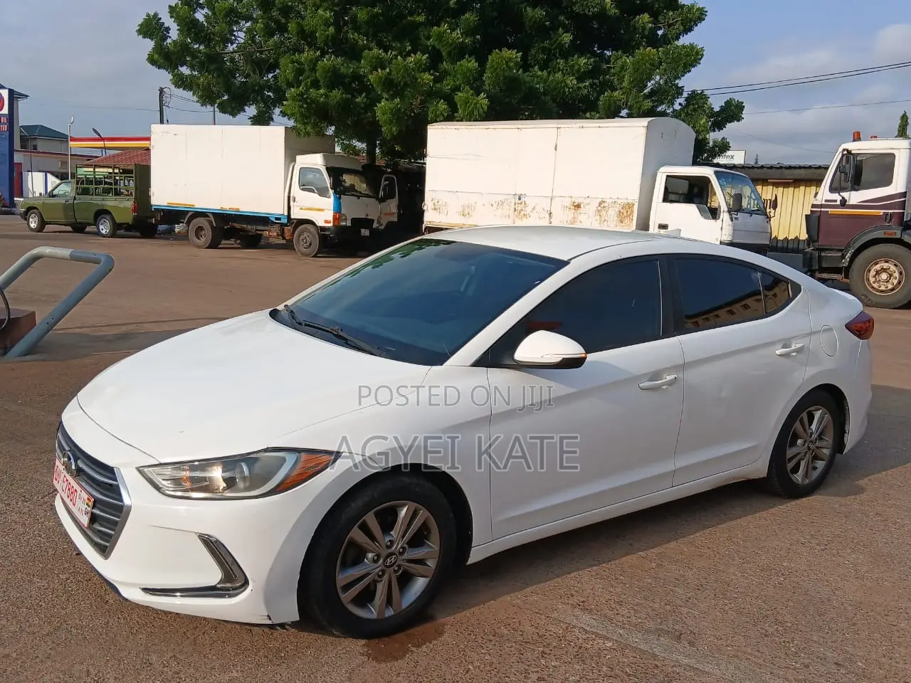 Hyundai Elantra SE Sedan FWD (2.0L 4cyl 6M) 2017 White