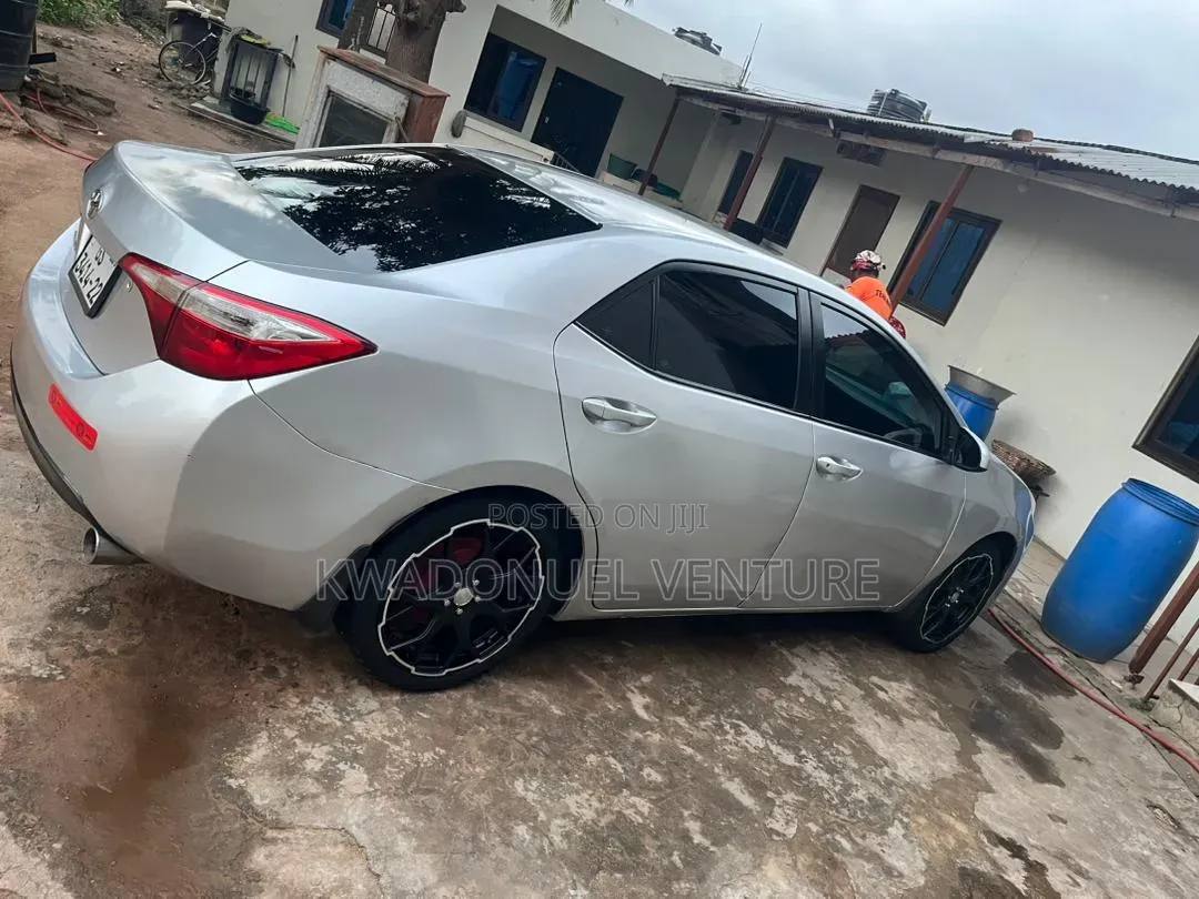 Toyota Corolla 2015 Silver