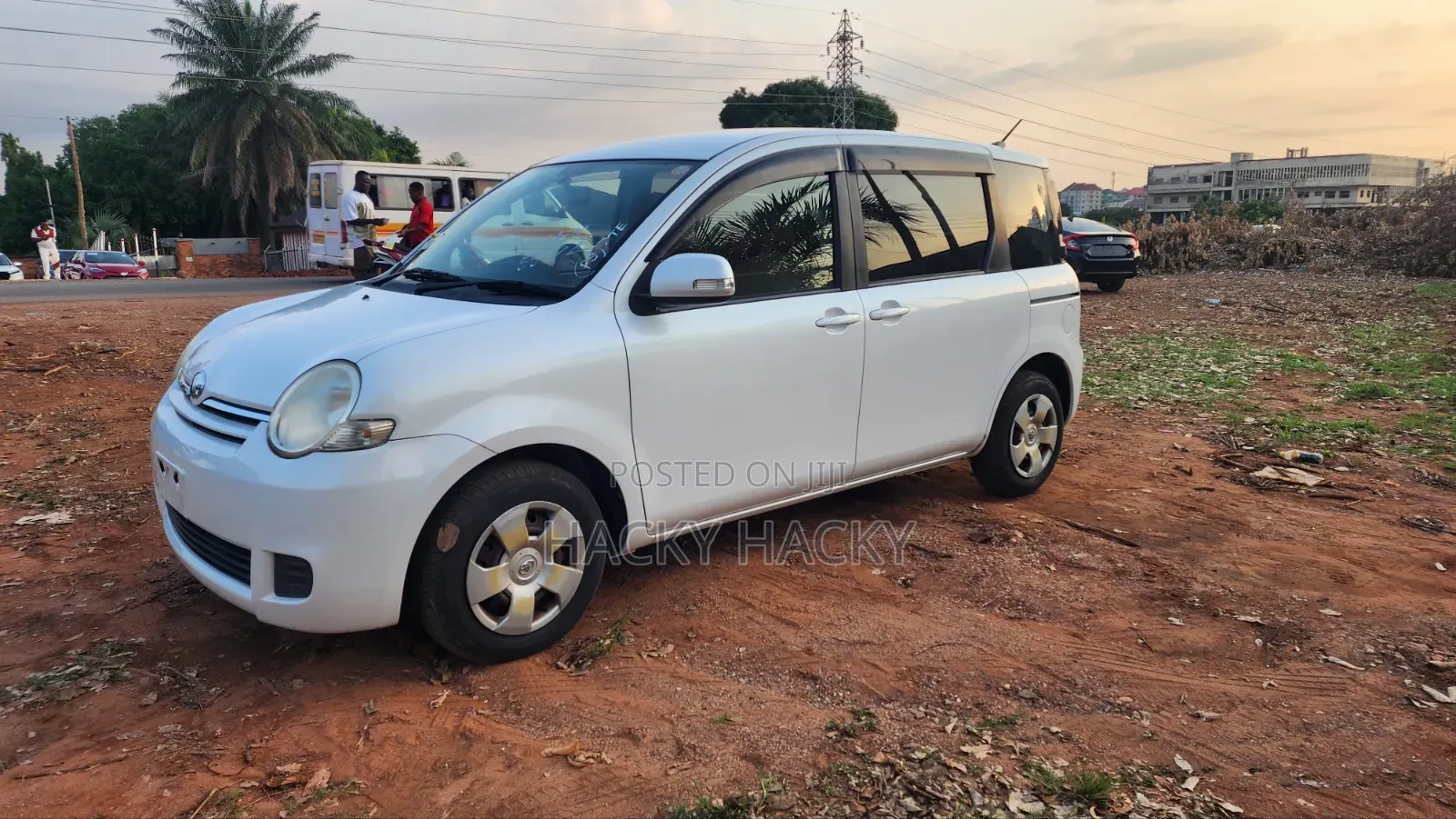 Toyota Sienta 2011 White