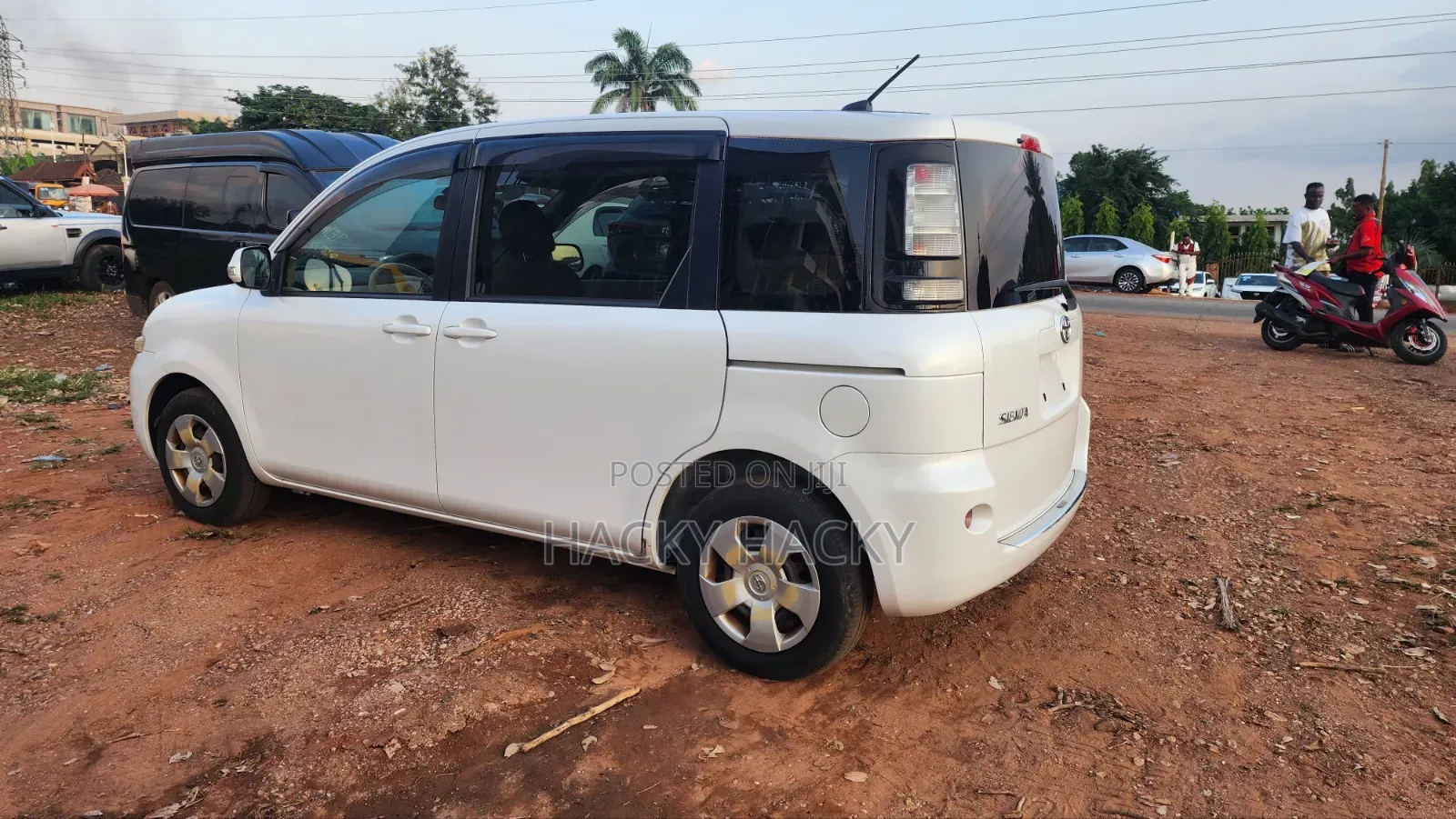 Toyota Sienta 2011 White