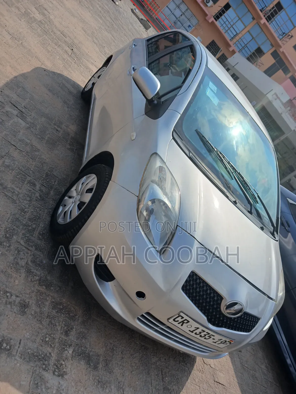 Toyota Vitz 2009 Silver