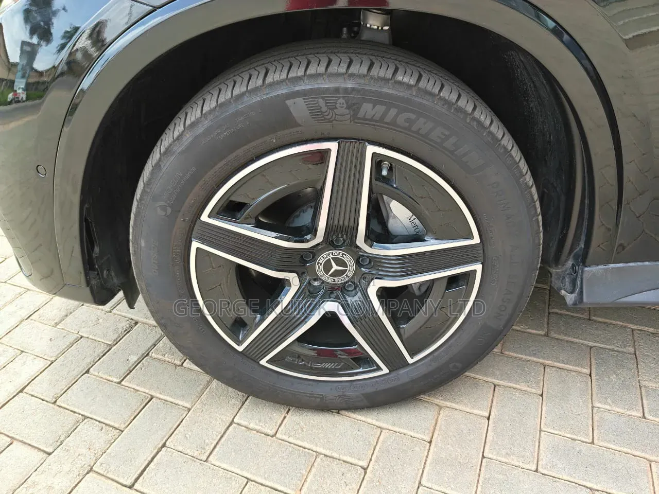 Mercedes-Benz C300 2025 Black
