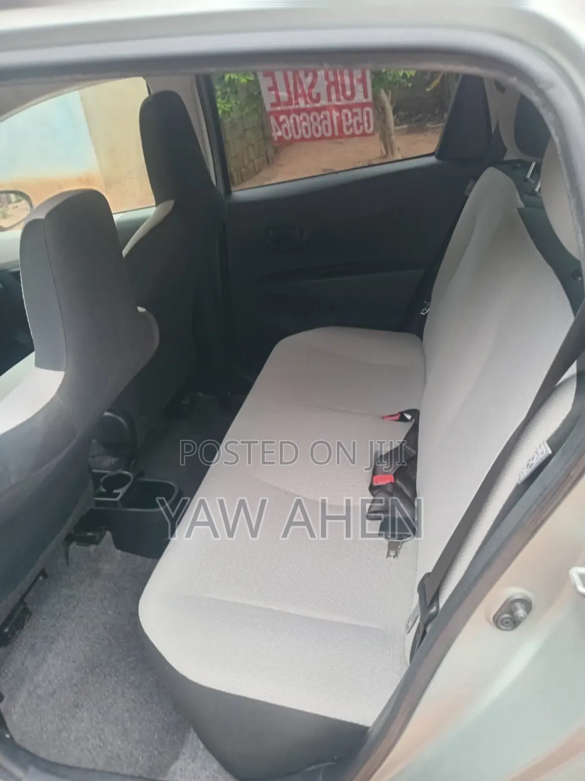 Toyota Vitz 1.3 AWD 3dr 2012 Gray