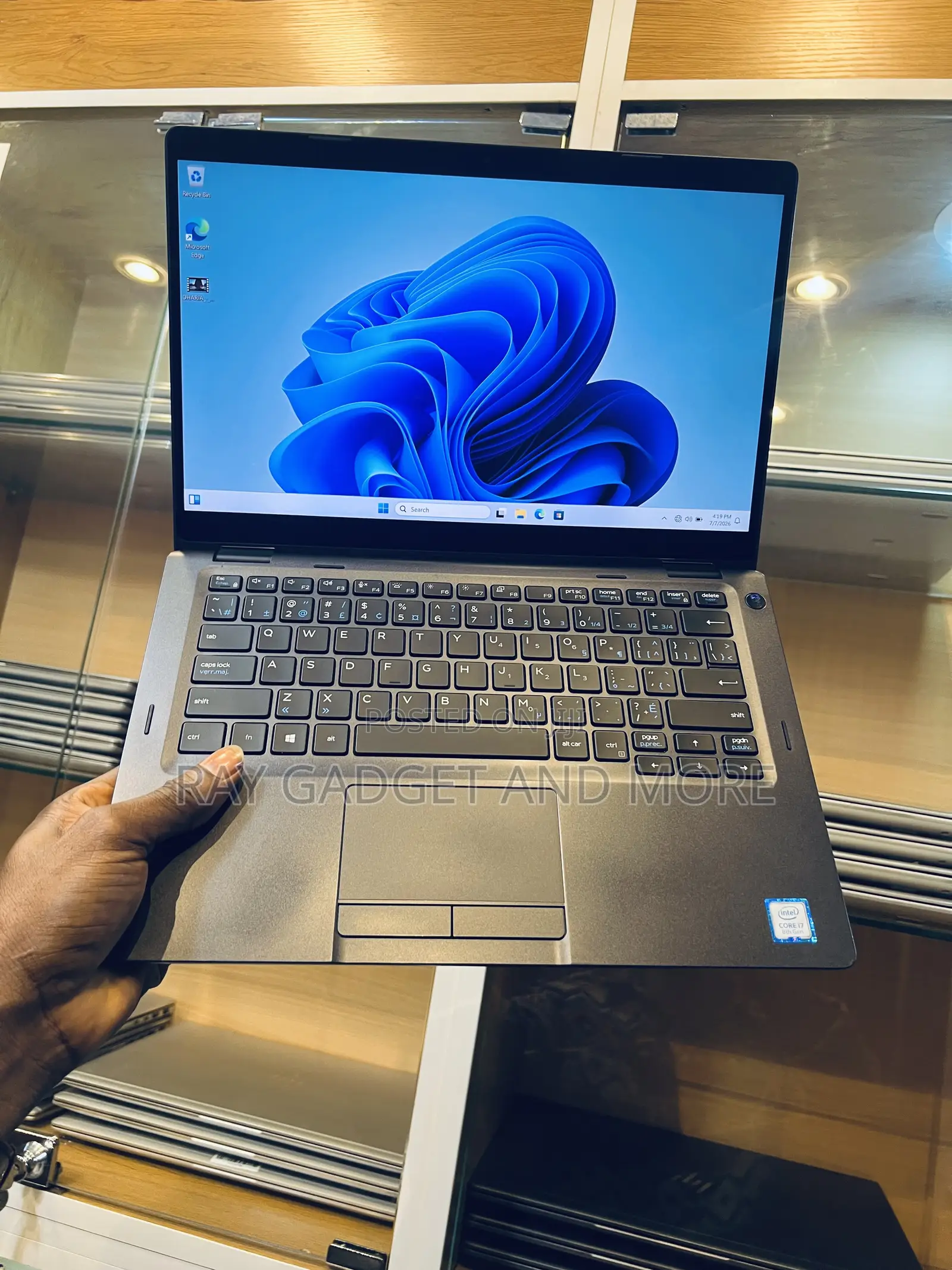 Laptop Dell Latitude 5300 2-in-1 8GB Intel Core i7 SSD 256GB