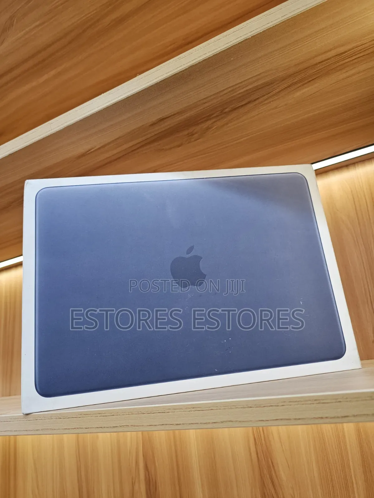 New Laptop Apple MacBook 8GB SSD 256GB