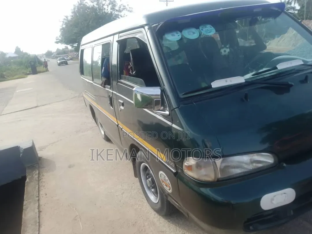 Hyundai H-100 2003 Green