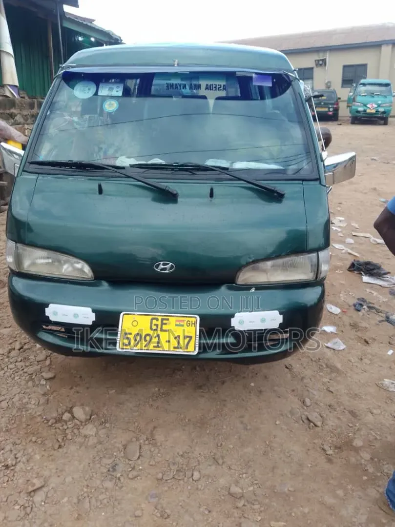 Hyundai H-100 2000 Green