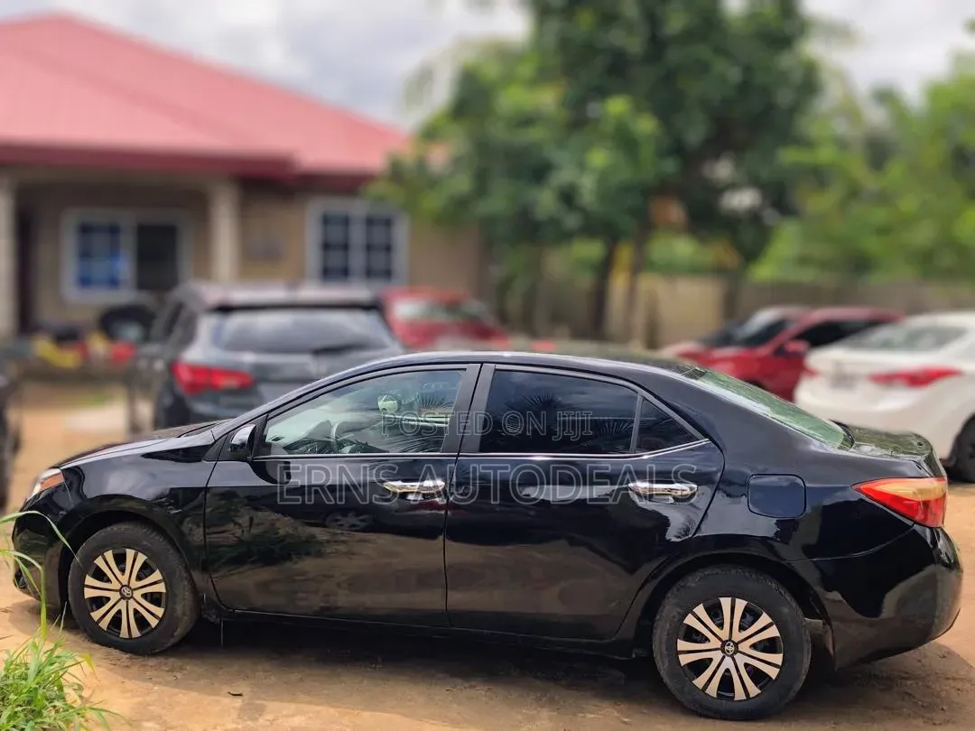 Toyota Corolla 2016 Black