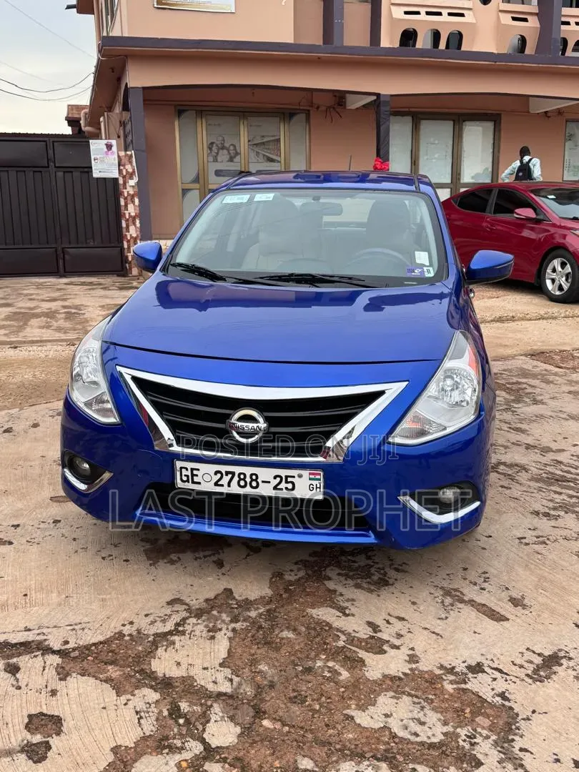 Nissan Versa 2017 Blue