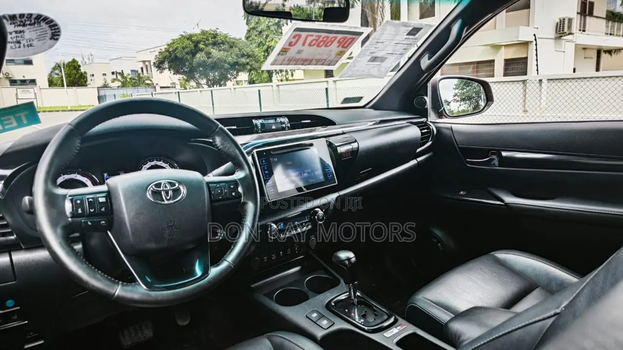 Toyota Hilux 2.5 Diesel 2020 Red