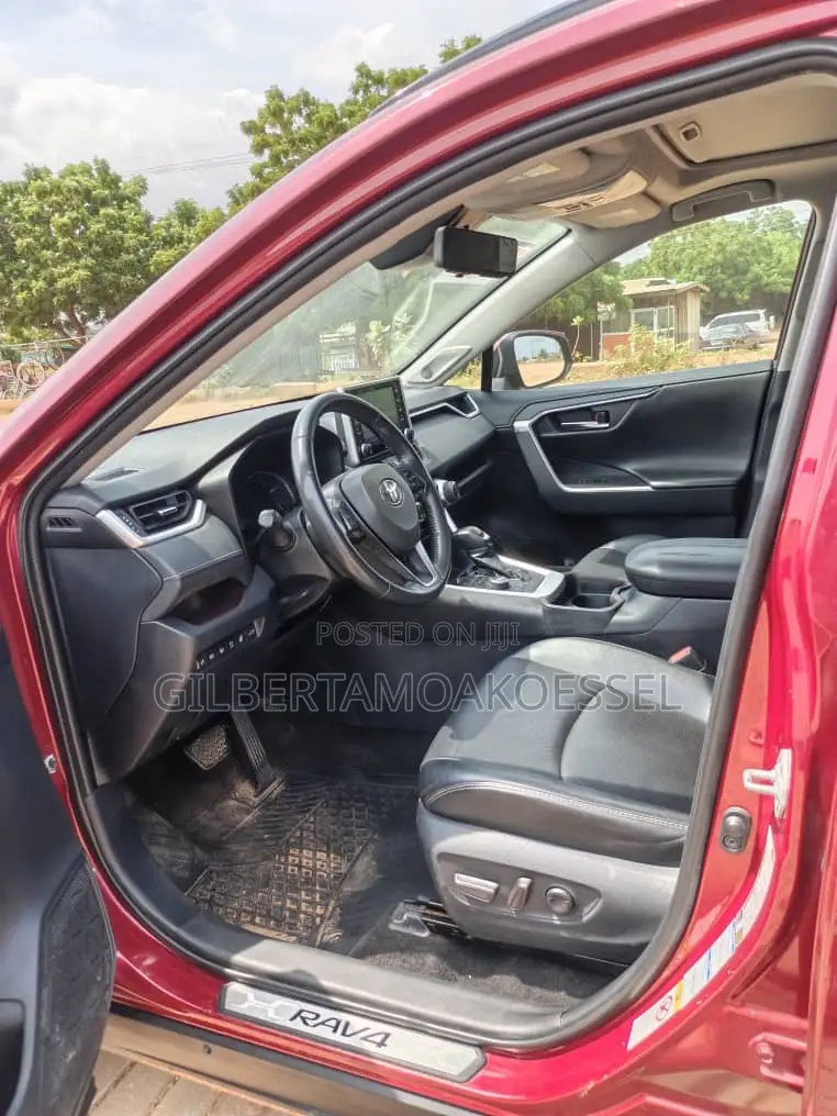 Toyota RAV4 2019 Red