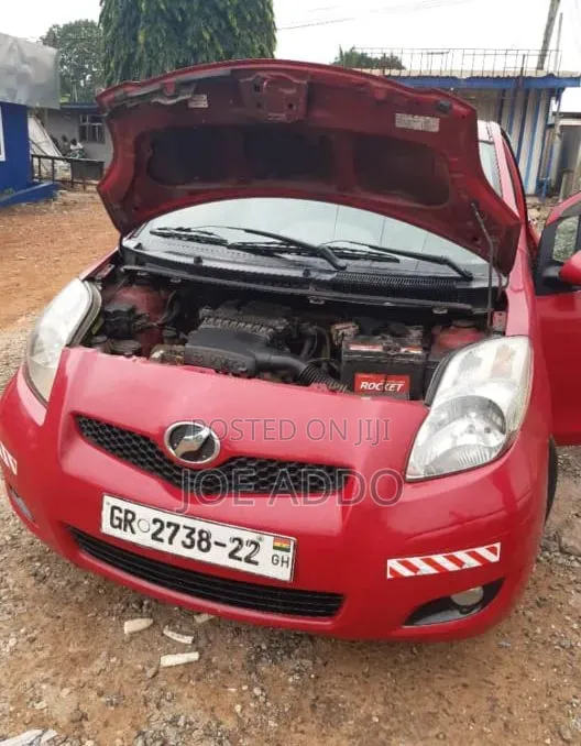 Toyota Vitz 2010 Red