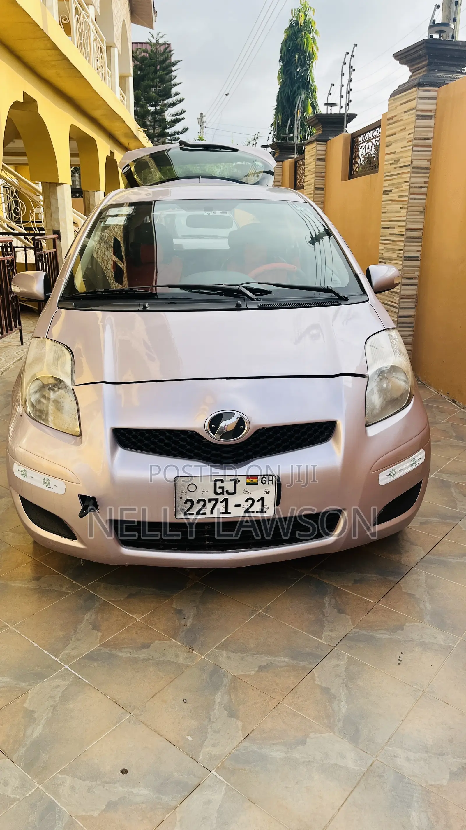 Toyota Vitz 1.0 FWD 3dr 2010 Gray