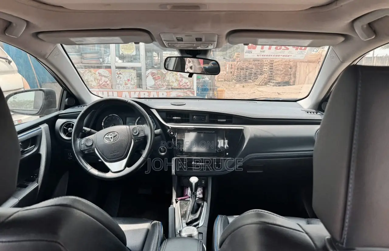 Toyota Corolla L (1.8L 4cyl 2A) 2019 Black