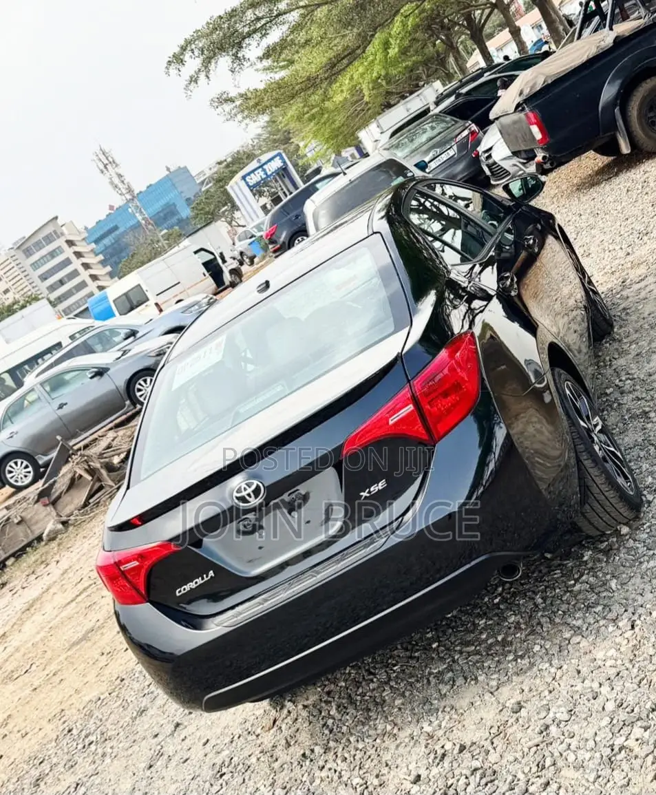 Toyota Corolla L (1.8L 4cyl 2A) 2019 Black