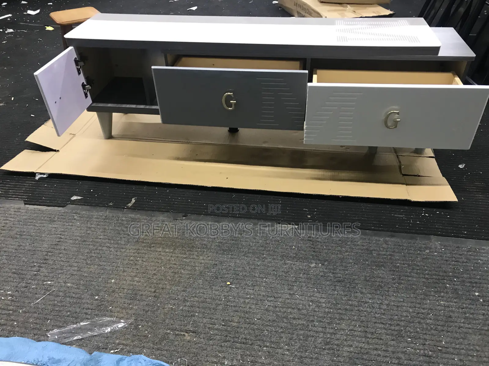 Classic Modern Tv Stand