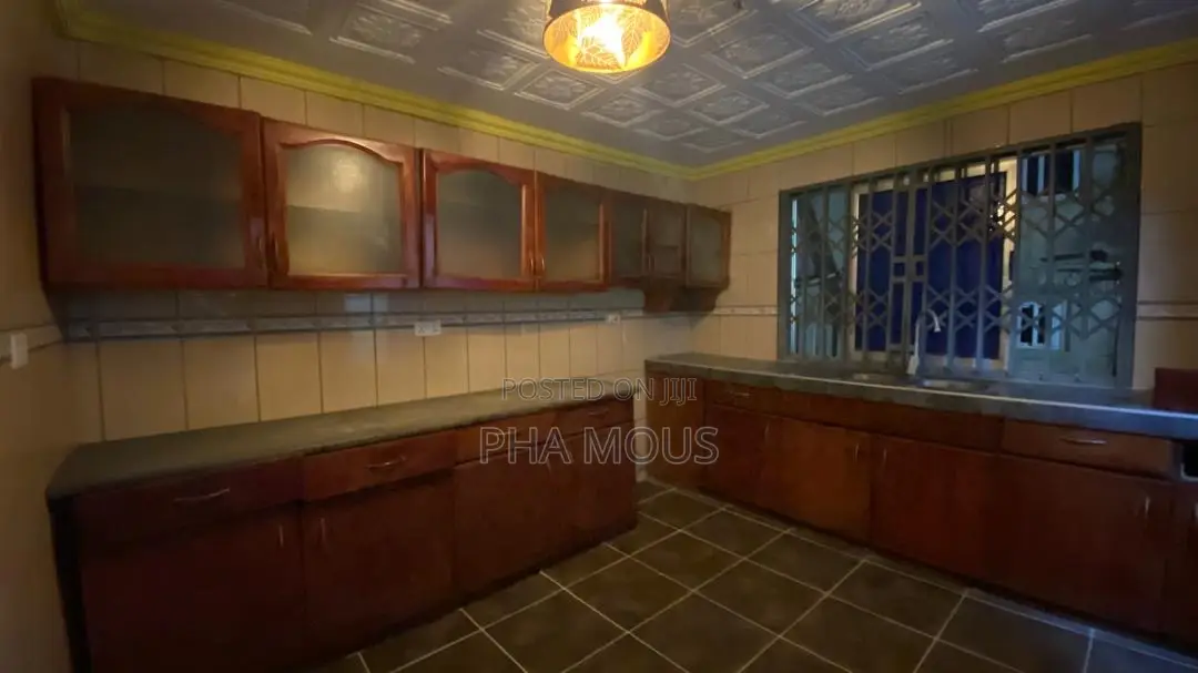 3bdrm Apartment in Ofankor for rent